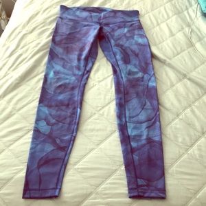 Wonder Under Leggings - Size 10